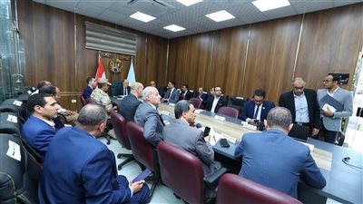 محافظ كفرالشيخ يترأس غرفة العمليات لمتابعة انتظام سير لجان انتخابات الشيوخ2050