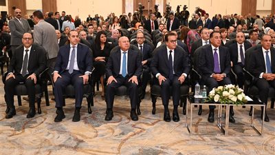 كامل الوزير يعلن إعادة تشغيل 987 مصنعا متعثرا وإنشاء 5773 جديدا