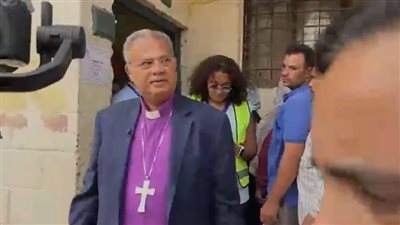 اندريه ذكي رئيس الطائفة الانجيلية يدلي بصوته في انتخابات مجلس الشيوخ