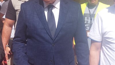 محافظ الإسكندرية يدلي بصوته في لجنه الحسن بن الهيثم بالعامرية 