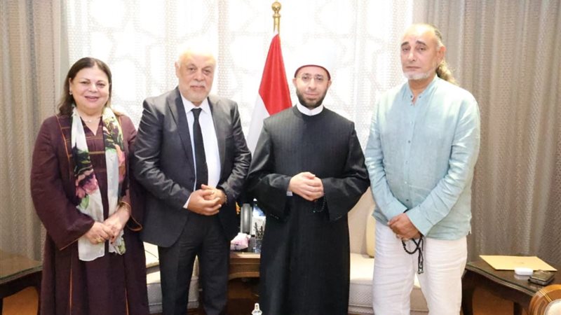 وزير الأوقاف ونقيب
