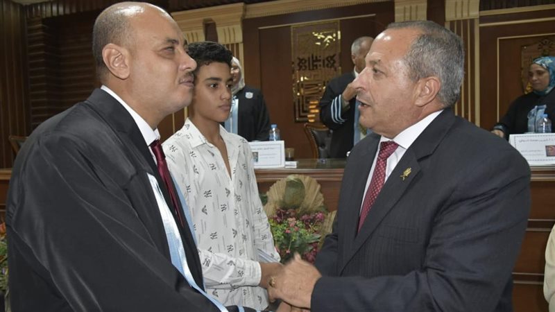 محافظ بورسعيد خلال