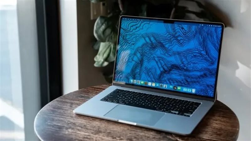 آبل تطلق MacBook