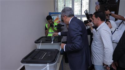 وزير السياحة والآثار يدلي بصوته في المارثون الانتخابي 2025م 
