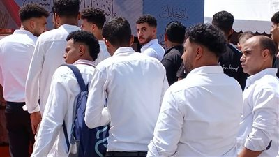 توافد الشباب فى مدينة أكتوبر للادلاء بأصواتهم في انتخابات مجلس الشيوخ