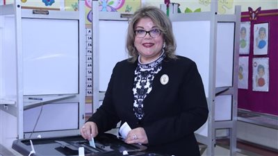 وكيلة مجلس الشيوخ تدلي بصوتها في الانتخابات وتدعو المواطنين للمشاركة الفاعلة