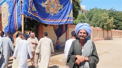 بالعمة والجلابية الصعيدي.. أهالي حجازة قبلي يدلون بأصواتهم في انتخابات الشيوخ