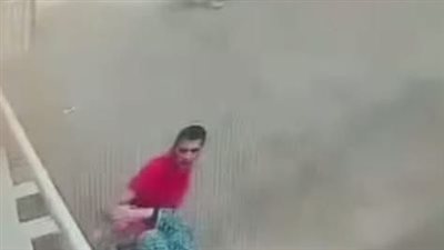 «ضربوها بالشبشب».. الاعتداء على سيدة مسنة يثير غضب رواد التواصل بالدقهلية 