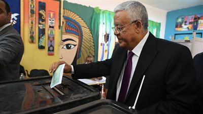 المستشار حنفي جبالي يدلي بصوته في انتخابات مجلس الشيوخ 2025