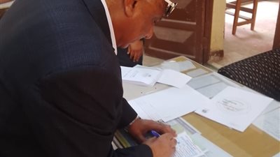 المستشار مسعد الفخراني يدلي بصوته في انتخابات مجلس الشيوخ بالقليوبية