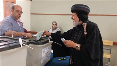 الأنبا مرقس يدلي بصوته في أول أيام انتخابات الشيوخ بالقليوبية