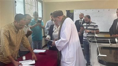 علي جمعة يدلي بصوته في انتخابات الشيوخ بمدرسة نهضة مصر بمدينة السادس من أكتوبر