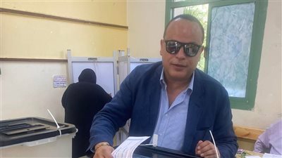 الفنان تامر عبدالمنعم يدلي بصوته في انتخابات مجلس الشيوخ