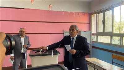 انتخابات الشيوخ.. طاهر أبو زيد يدلي بصوته ويؤكد المشاركة ركيزة لدعم الاستقرار 