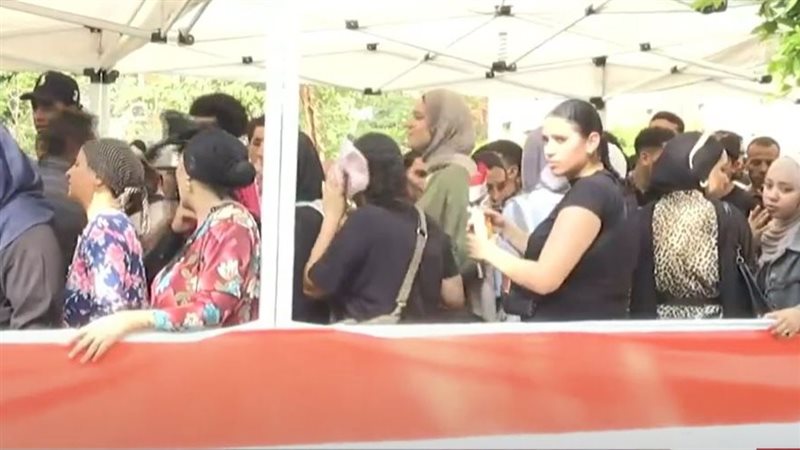 توافد المواطنين على