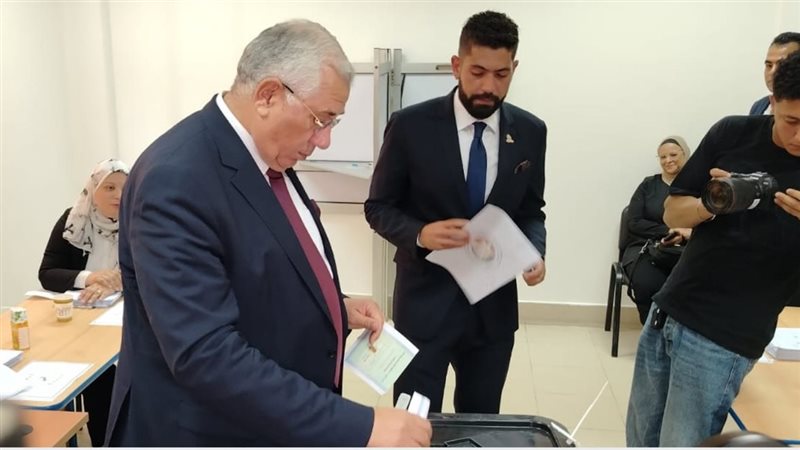 السيد القصير يدلي