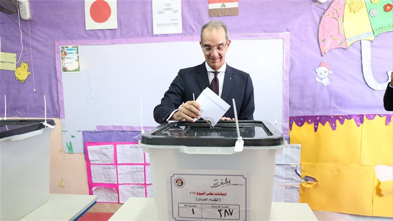 وزير الاتصالات وتكنولوجيا