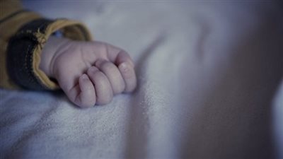 أم تقتل طفلها بالهرم أثناء محاولتها تأديبه بسبب شقاوته