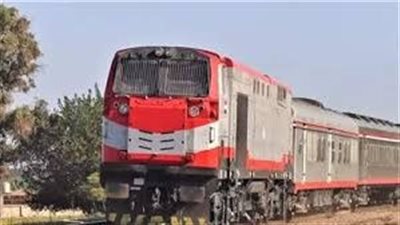 كان بيعدي المزلقان.. مصرع طالب أسفل عجلات القطار بالمنيا