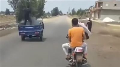 إصابة 8 من أسرة واحدة في حادث تصادم بين سيارة وتروسيكل بالهرم