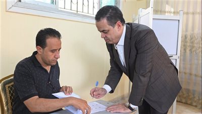 النائب عصام هلال عفيفي يدلي بصوته في انتخابات مجلس الشيوخ بالجيزة  