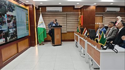 محافظ الجيزة يتابع عمليات فتح جميع اللجان في ثاني أيام انتخابات الشيوخ