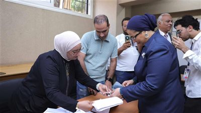 رئيسة القومي للمرأة تدلي بصوتها في انتخابات مجلس الشيوخ 2025