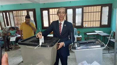 النائب محمد عبدالعزيز يدلي بصوته في انتخابات الشيوخ ويشيد بالتنظيم ودور الأمن