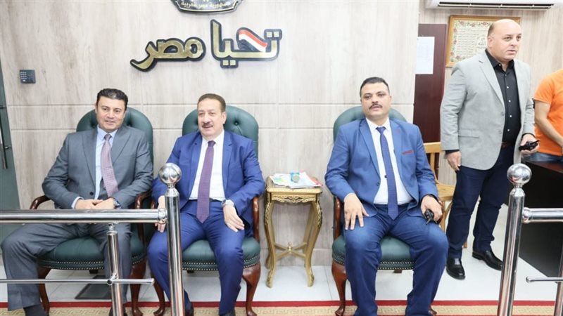 جانب من متابعة محافظ