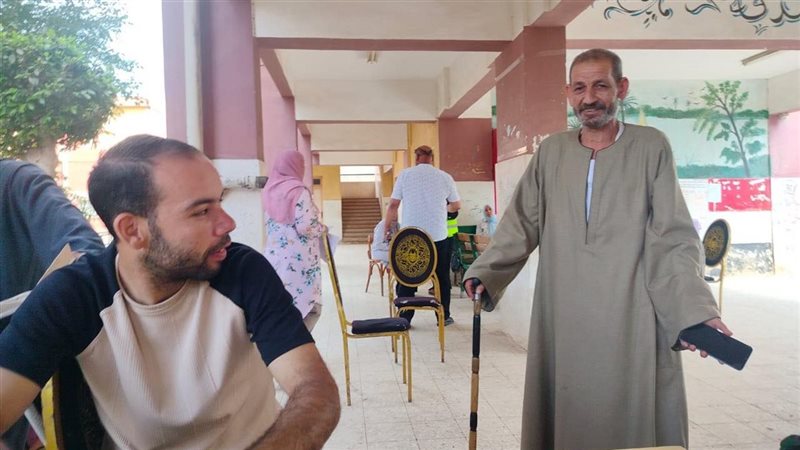 جانب من اللجان