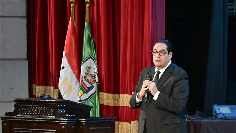 رئيس جامعة القاهرة