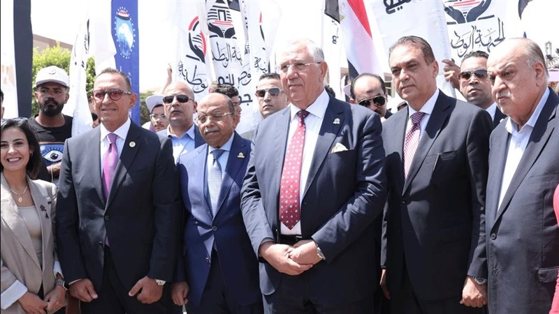 جولة لقيادات الجبهة