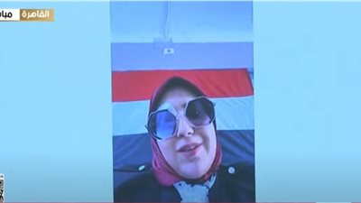 «رغم إصابتها في العين».. المستشارة هالة سعيد تُصر على استكمال يومها الانتخابي