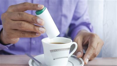  المحليات الصناعية تضعف فعالية علاج سرطان الرئة والعلاج المناعي..دراسة