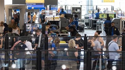 ضمانات مالية على تأشيرات أمريكا.. تفاصيل المشروع التجريبي الجديد 2025