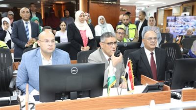 محافظ الجيزة يعلن غلق صناديق الاقتراع بلجان انتخابات الشيوخ