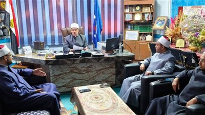 مدير أوقاف السويس يبحث مع مسؤولي الوحدة الإلكترونية تطوير الدعوة 