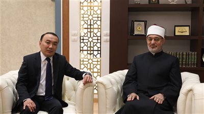 مفتي الجمهورية يستقبل سفير كازاخستان ويشيد بمتانة العلاقات الدينية والعلمية
