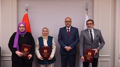 وزير العمل يشهد توقيع بروتوكول مع مؤسستي 