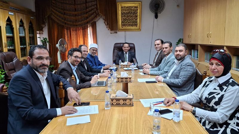 اجتماع لجنة الاستراتيجية
