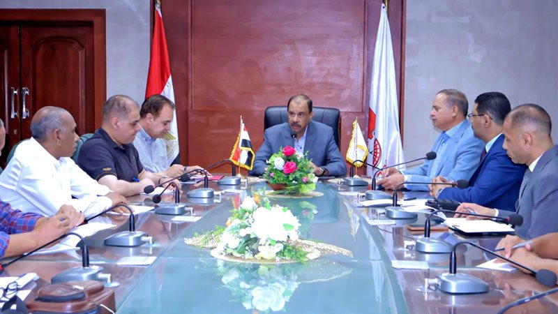 اجتماع محافظ سوهاج