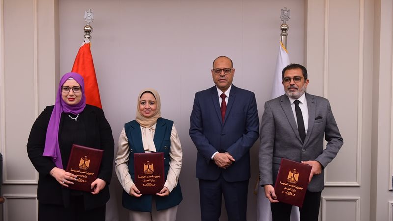 خلال توقيع البروتوكول