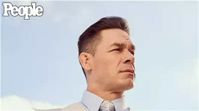 جون سينا في جلسة تصوير جديدة ويكشف سبب زراعته للشعر