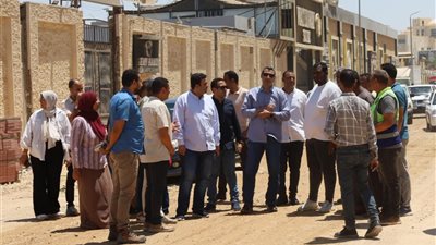 محافظ السويس يمنح مهلة شهر لاستكمال تطوير شارع بورسعيد استعدادًا للافتتاح