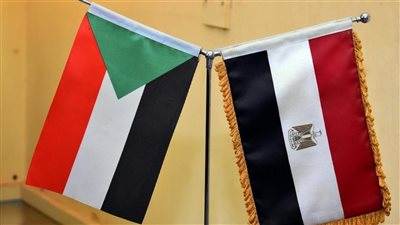 توقيت هام.. مصطفى شردي يعلق على زيارة رئيس الوزراء الانتقالي السوداني لمصر