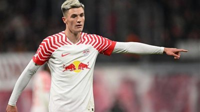 بناجمين سيسكو على بعد خطوة واحدة من مانشستر يونايتد الإنجليزي