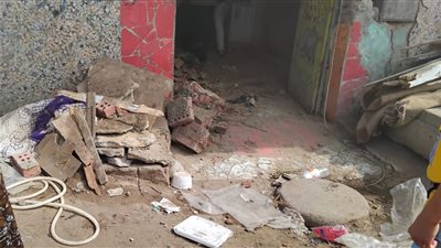 انتشال جثة طفل من تحت أنقاض عقار البراجيل ووفاة والدته 