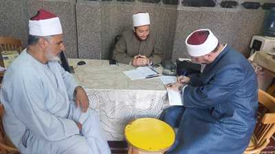 وكيل أوقاف المنوفية يجتمع بمفتشي المتابعة ويقود حملة تفتيش مفاجئة على المساجد