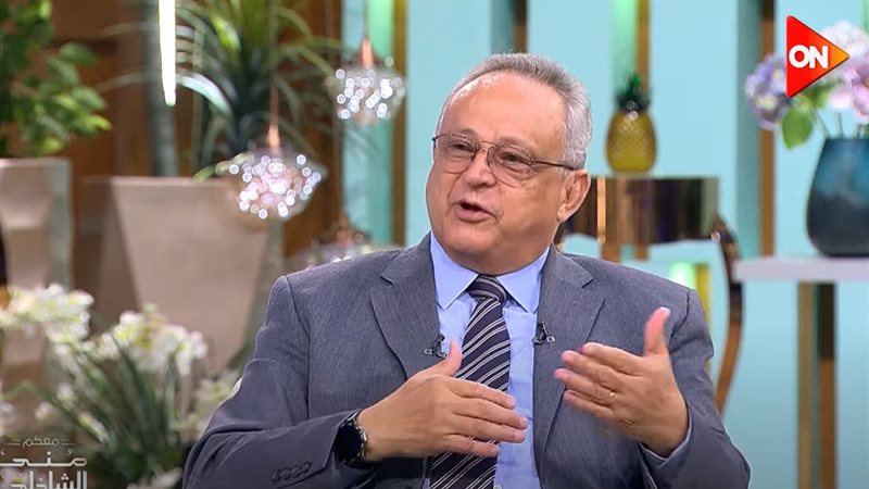 الدكتور أحمد زايد