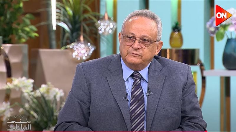 الدكتور أحمد زايد